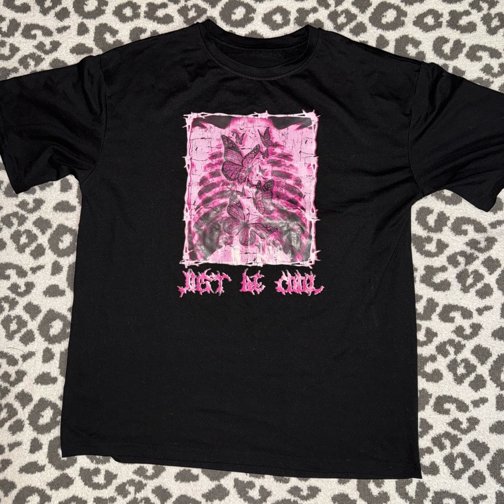 SHEIN Black and Pink Short Sleeve Tee with Bold Graphic